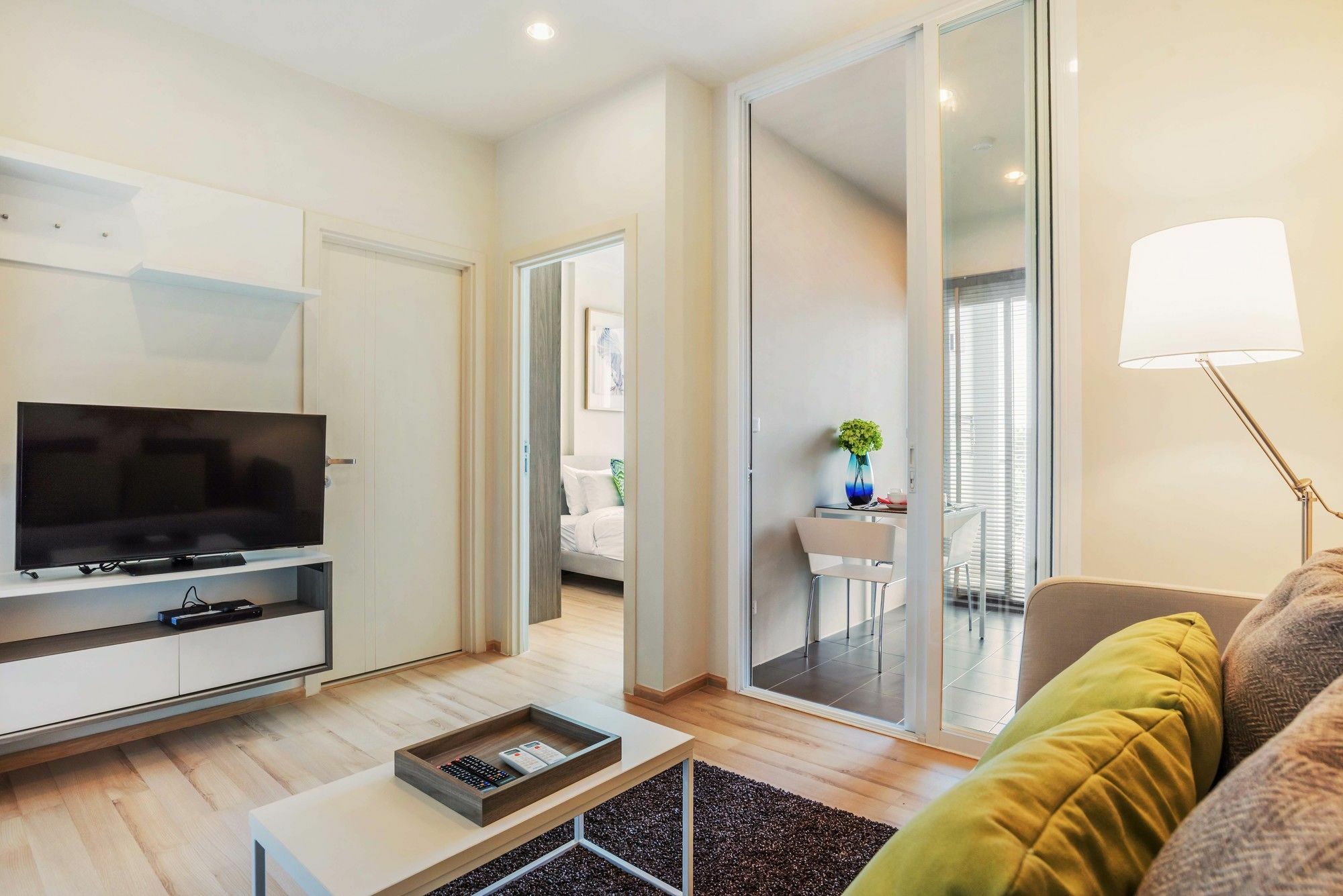 Favstay - The Base Downtown Phuket Exterior foto